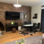 2 Rooms Shanghaiallee Appartment
